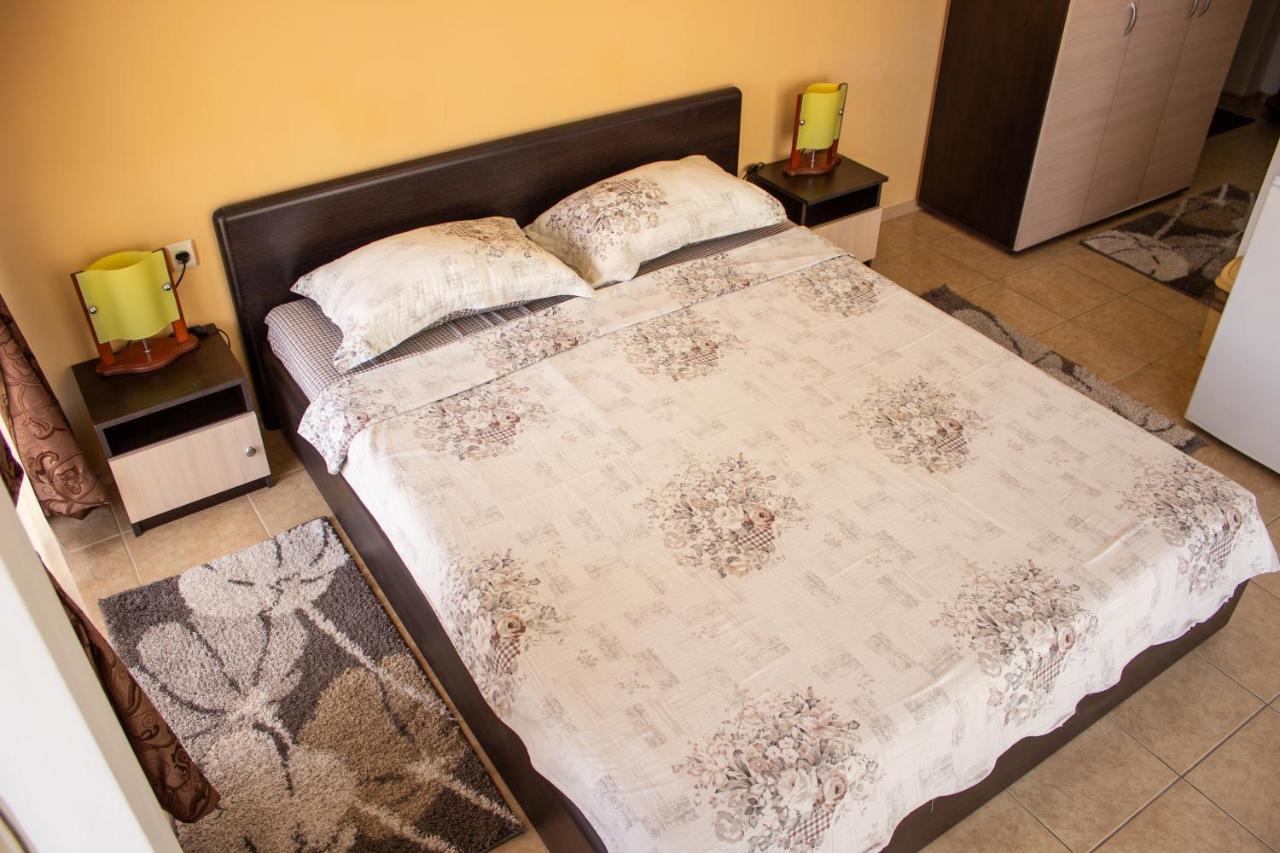 Central Couple Studio Pomorie Eksteriør billede