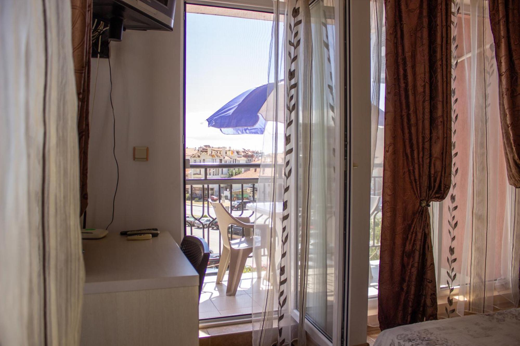 Central Couple Studio Pomorie Eksteriør billede